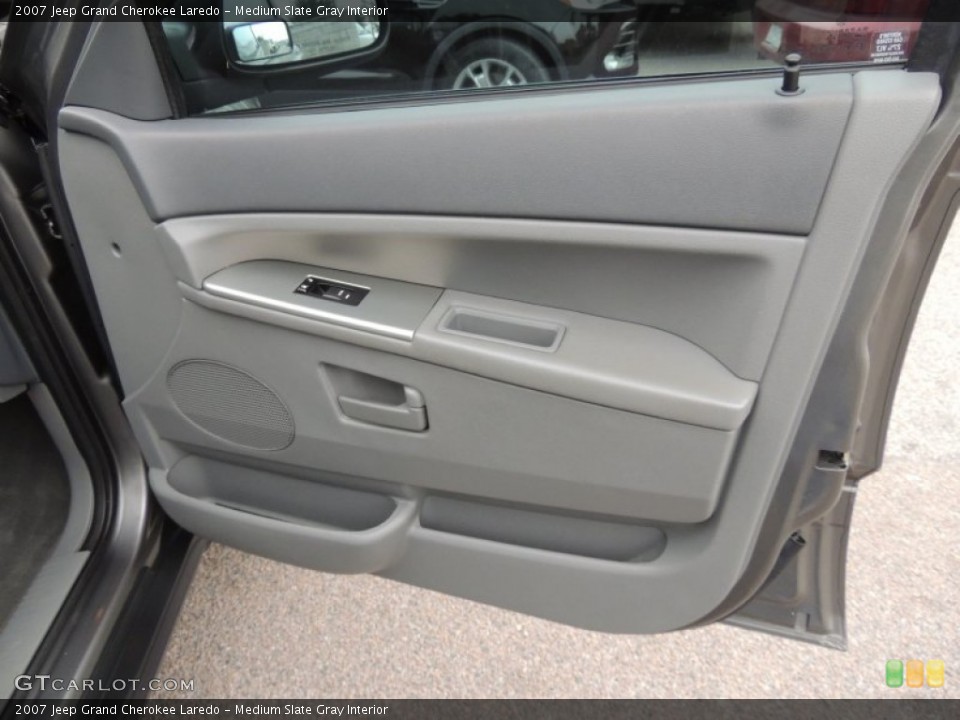 Medium Slate Gray Interior Door Panel for the 2007 Jeep Grand Cherokee Laredo #76465022