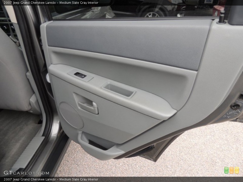 Medium Slate Gray Interior Door Panel for the 2007 Jeep Grand Cherokee Laredo #76465055