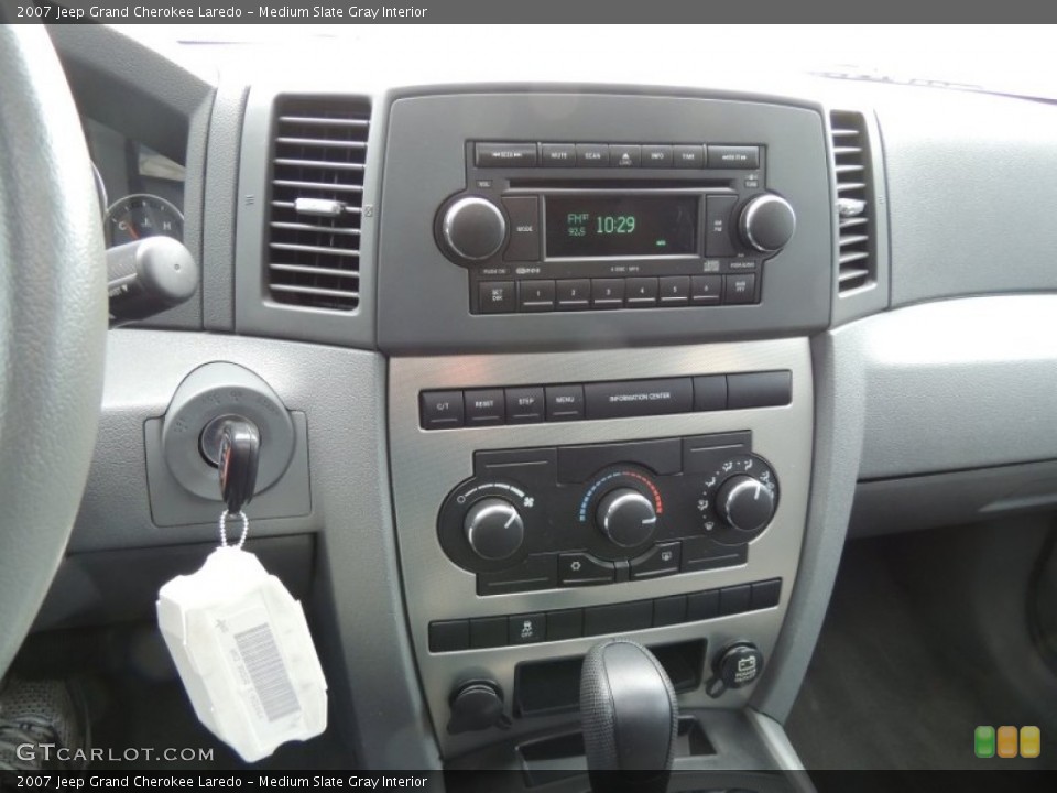 Medium Slate Gray Interior Controls for the 2007 Jeep Grand Cherokee Laredo #76465226