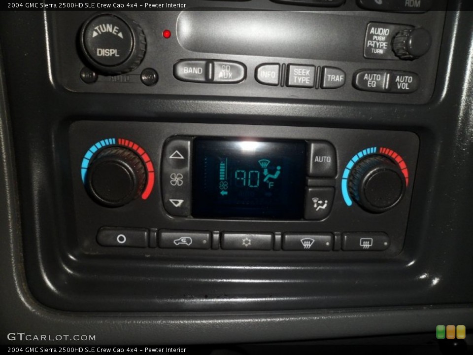 Pewter Interior Controls for the 2004 GMC Sierra 2500HD SLE Crew Cab 4x4 #76468175