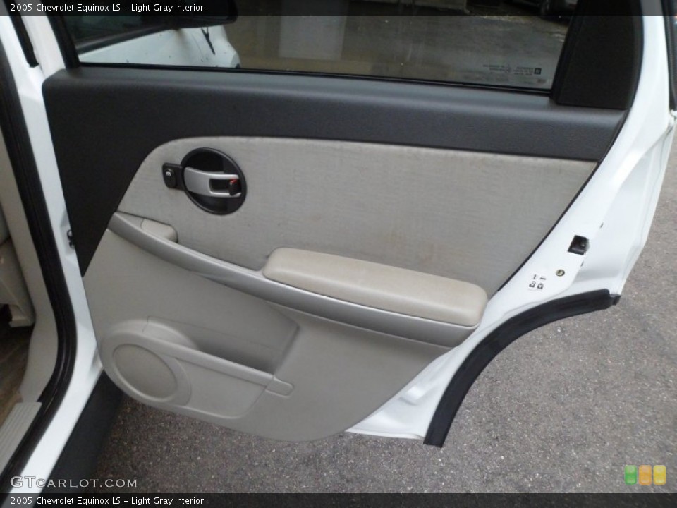 Light Gray Interior Door Panel for the 2005 Chevrolet Equinox LS #76468431