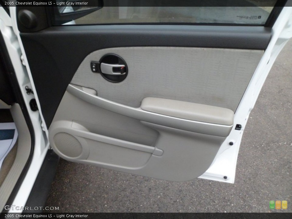 Light Gray Interior Door Panel for the 2005 Chevrolet Equinox LS #76468460