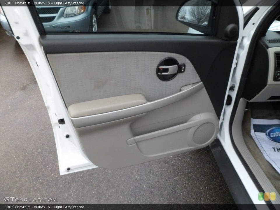 Light Gray Interior Door Panel for the 2005 Chevrolet Equinox LS #76468522