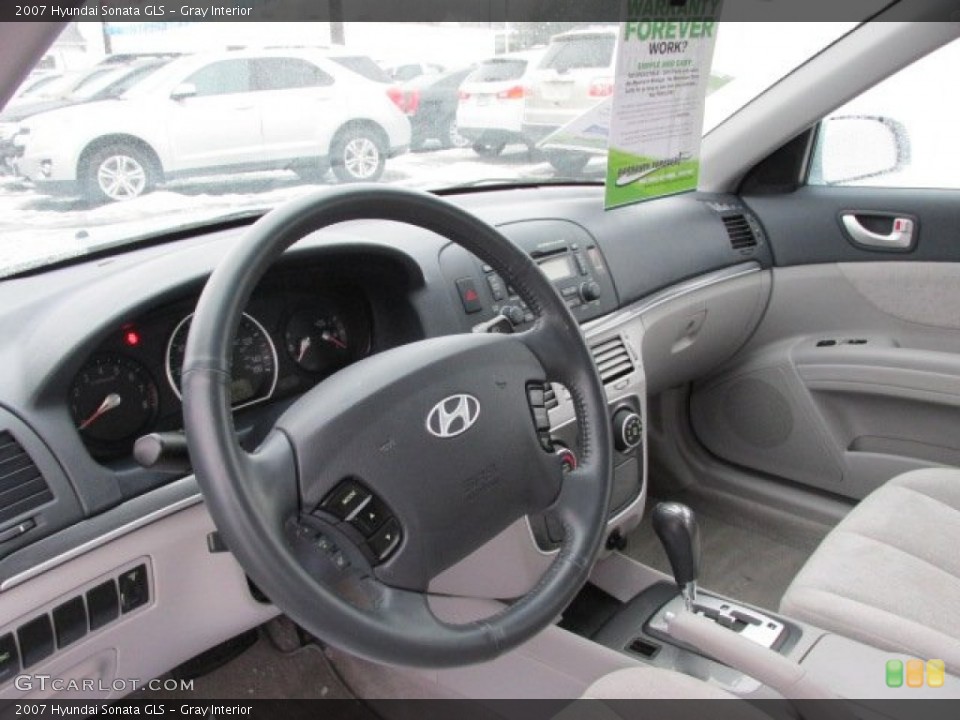 Gray Interior Dashboard for the 2007 Hyundai Sonata GLS #76471795