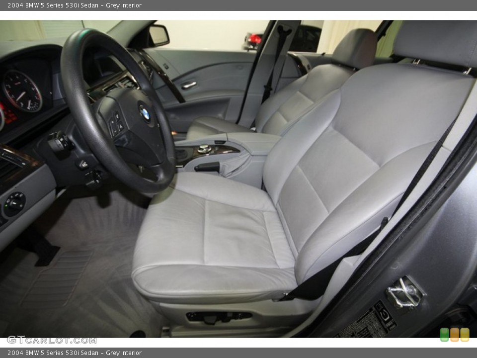 Grey Interior Photo for the 2004 BMW 5 Series 530i Sedan #76475390