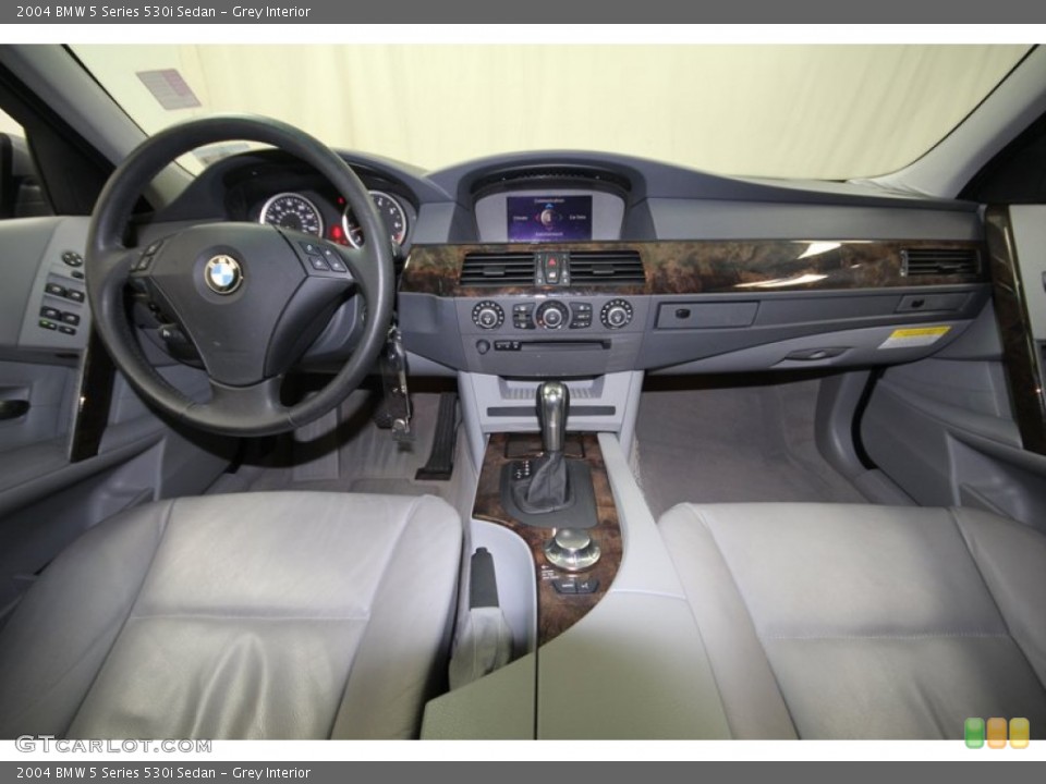 Grey Interior Dashboard for the 2004 BMW 5 Series 530i Sedan #76475408