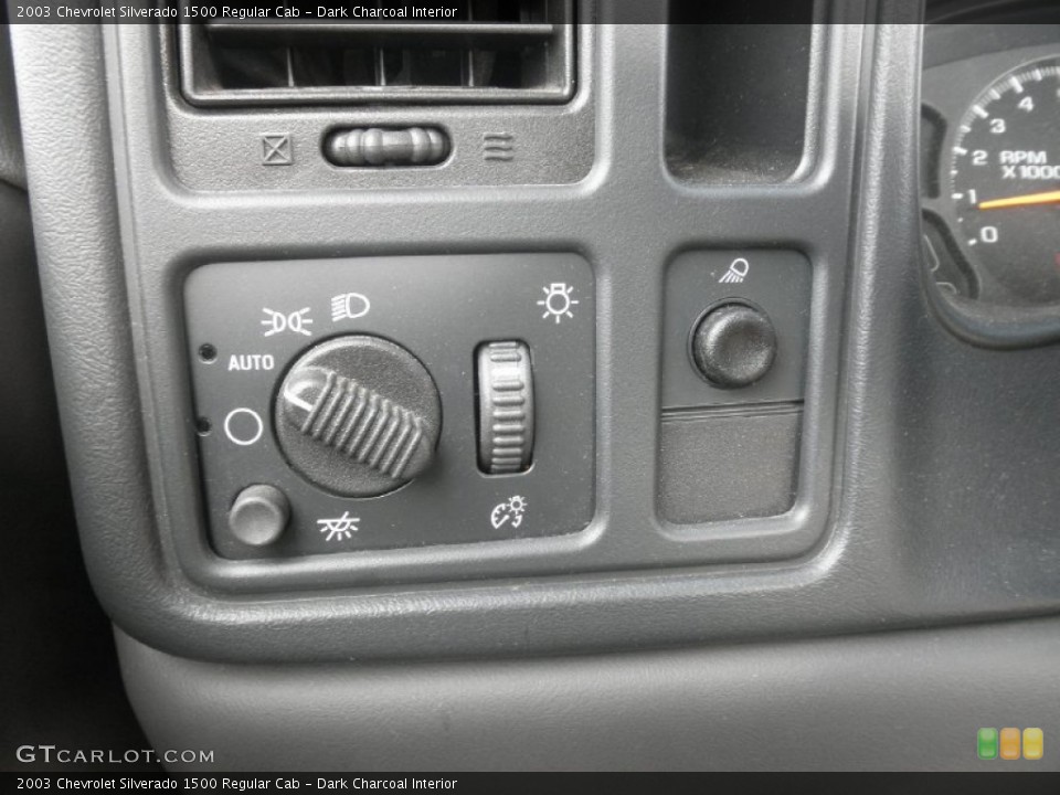 Dark Charcoal Interior Controls for the 2003 Chevrolet Silverado 1500 Regular Cab #76510295