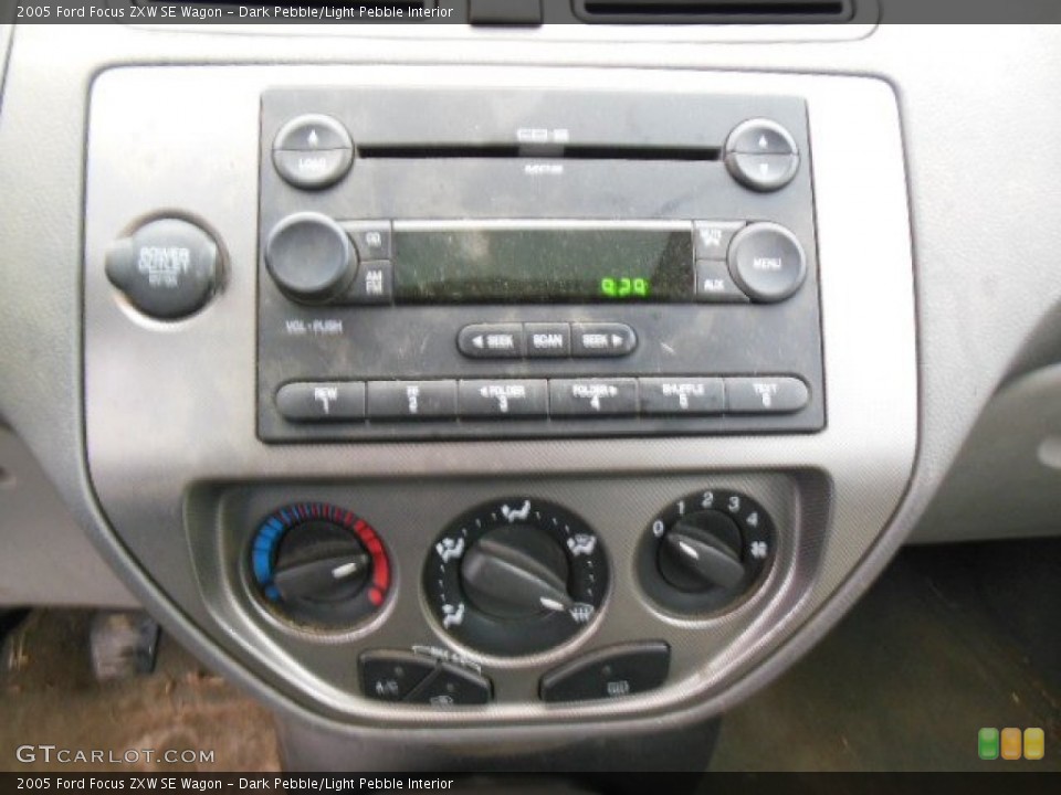 Dark Pebble/Light Pebble Interior Controls for the 2005 Ford Focus ZXW SE Wagon #76511714