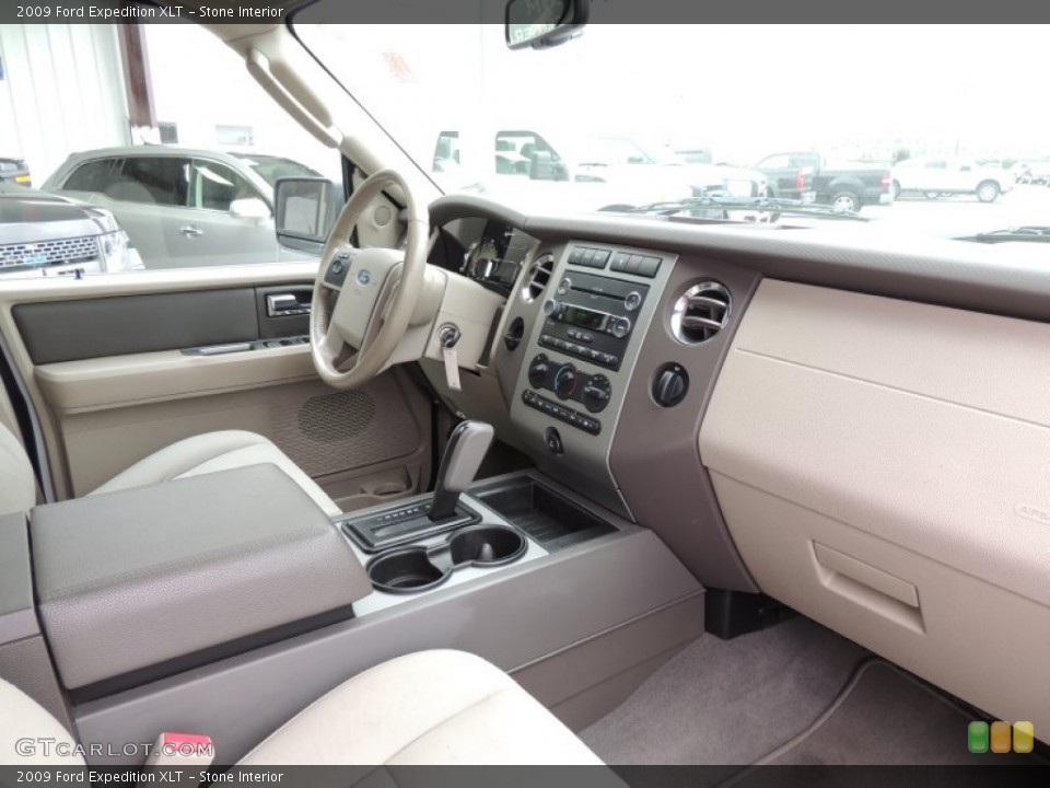 Stone Interior Photo for the 2009 Ford Expedition XLT #76517399