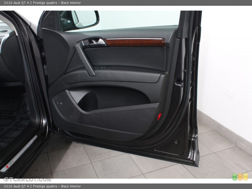 Black Interior Door Panel for the 2010 Audi Q7 4.2 Prestige quattro #76524683