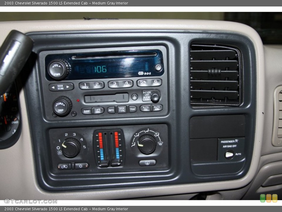 Medium Gray Interior Controls for the 2003 Chevrolet Silverado 1500 LS Extended Cab #76538282