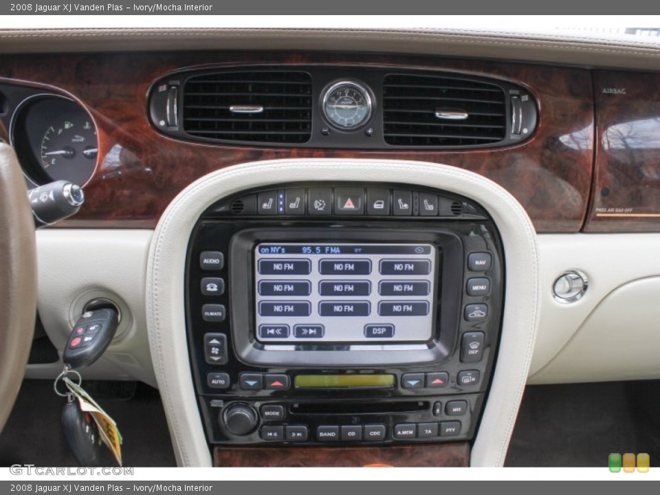 Ivory/Mocha Interior Controls for the 2008 Jaguar XJ Vanden Plas #76566544