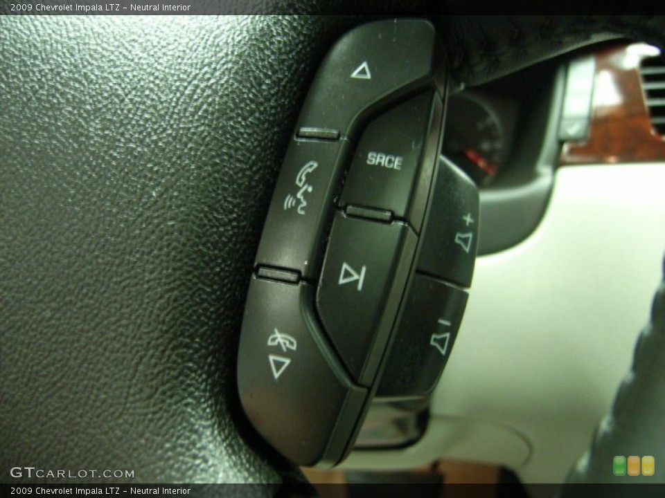 Neutral Interior Controls for the 2009 Chevrolet Impala LTZ #76574383
