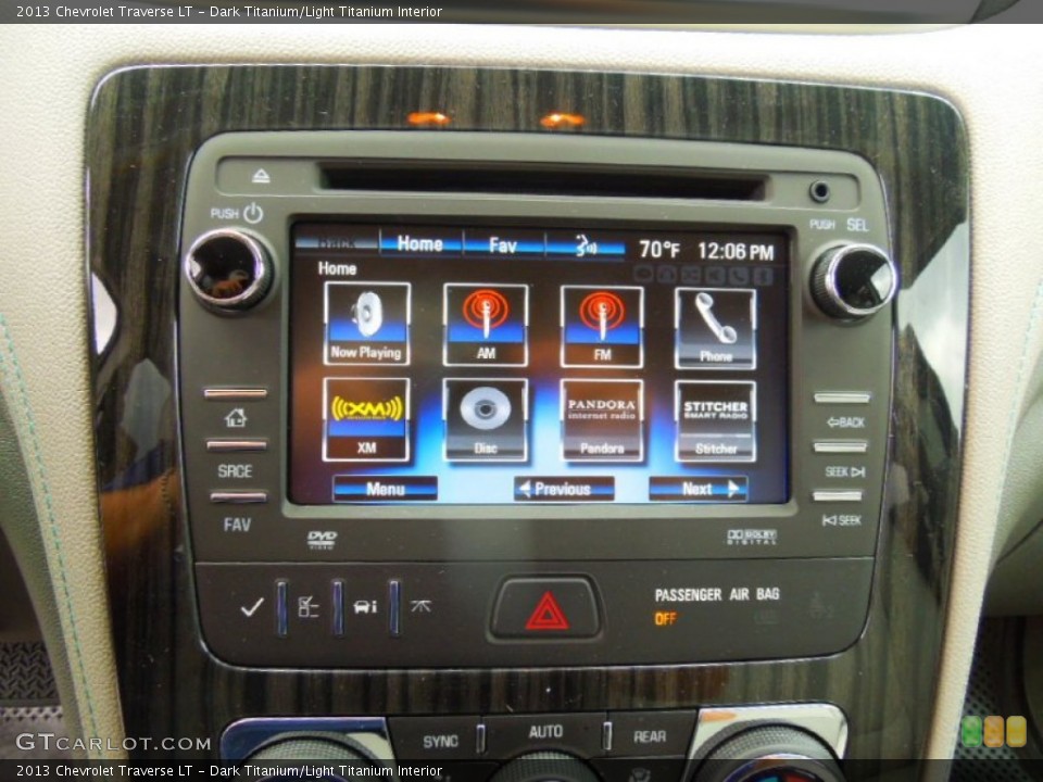 Dark Titanium/Light Titanium Interior Controls for the 2013 Chevrolet Traverse LT #76576468