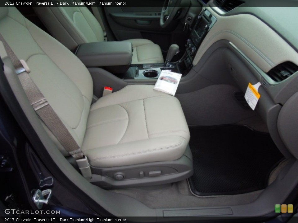 Dark Titanium/Light Titanium Interior Photo for the 2013 Chevrolet Traverse LT #76576687