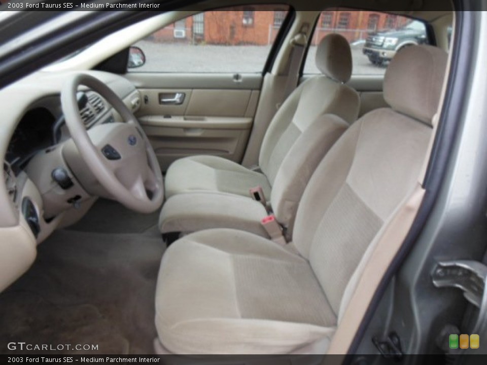 Medium Parchment Interior Photo for the 2003 Ford Taurus SES #76596133