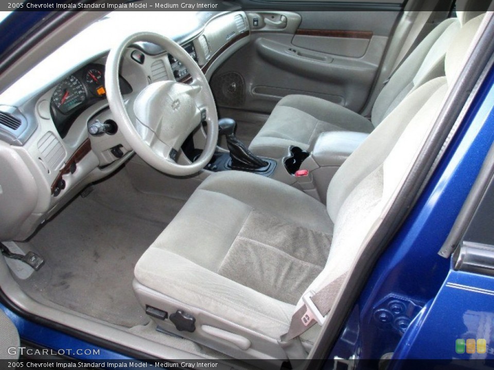 Medium Gray Interior Photo for the 2005 Chevrolet Impala  #76596343