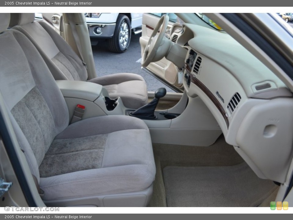 Neutral Beige Interior Photo for the 2005 Chevrolet Impala LS #76598118