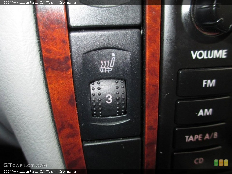 Grey Interior Controls for the 2004 Volkswagen Passat GLX Wagon #76599510