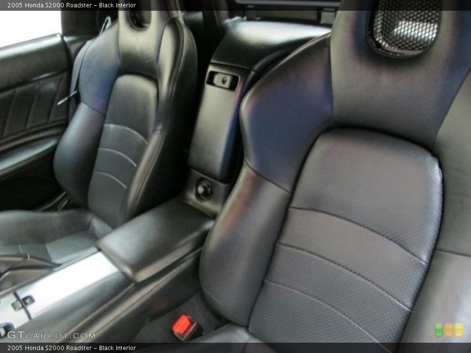 Black Interior Photo for the 2005 Honda S2000 Roadster #76600390