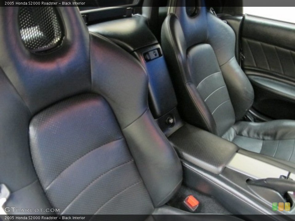 Black Interior Photo for the 2005 Honda S2000 Roadster #76600434