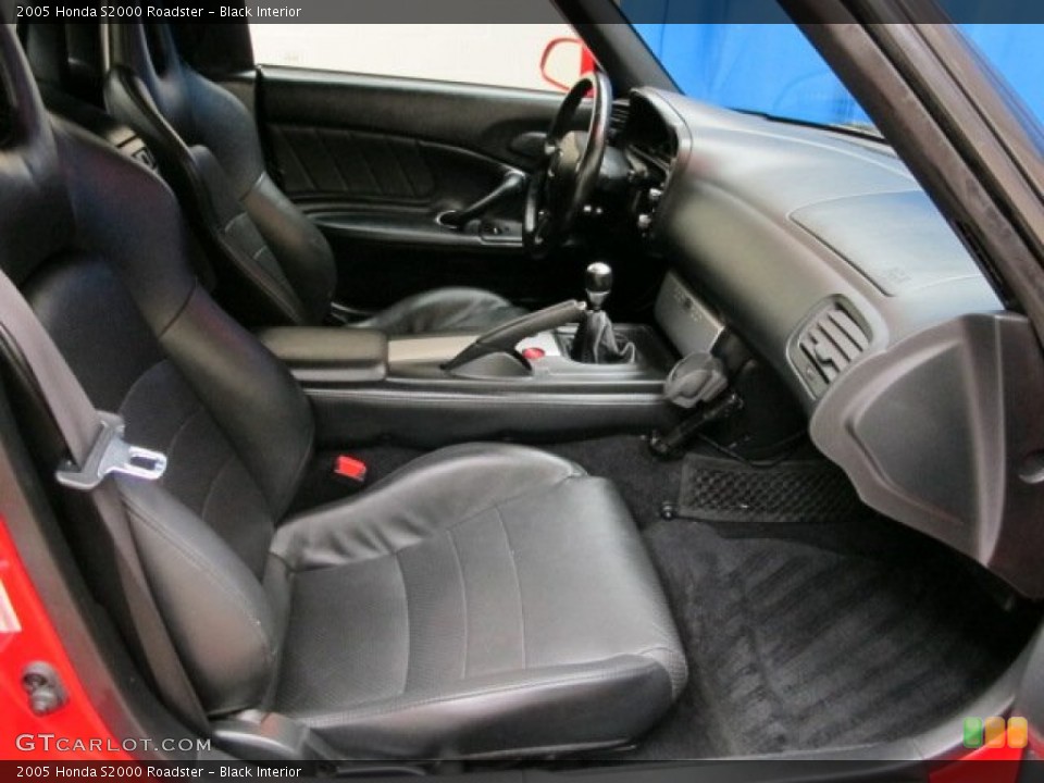 Black Interior Photo for the 2005 Honda S2000 Roadster #76600459