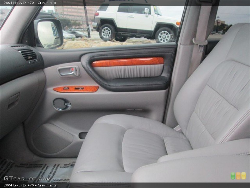 Gray Interior Photo for the 2004 Lexus LX 470 #76601958