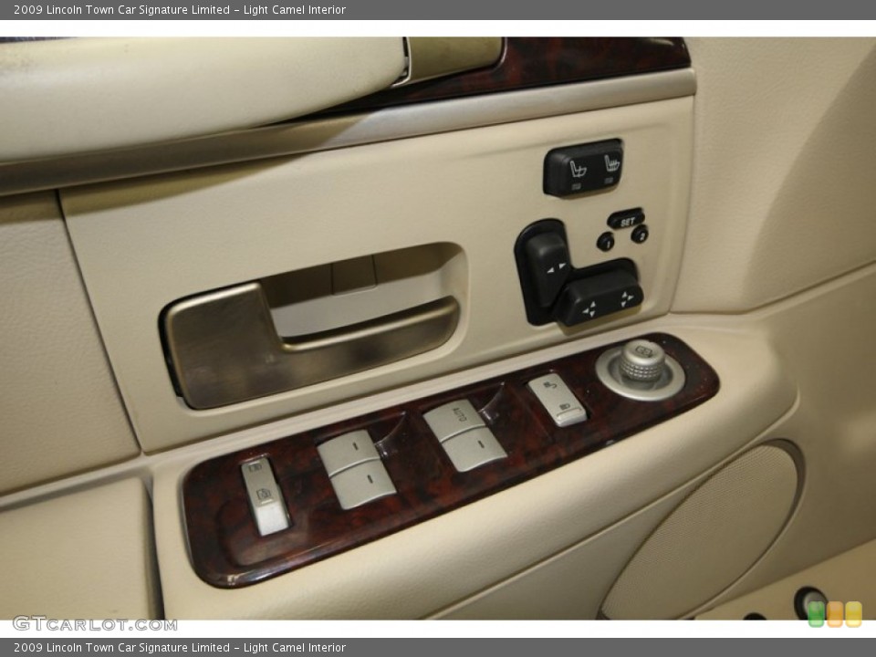 Light Camel Interior Controls for the 2009 Lincoln Town Car Signature Limited #76604815