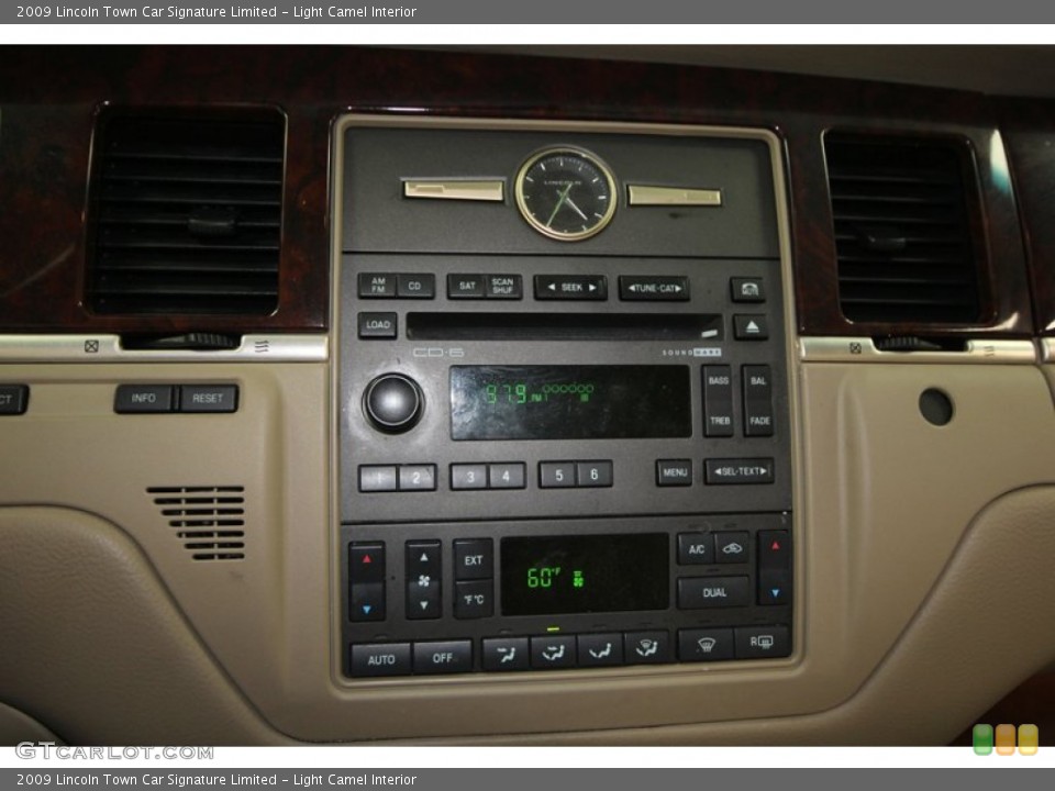 Light Camel Interior Controls for the 2009 Lincoln Town Car Signature Limited #76604899