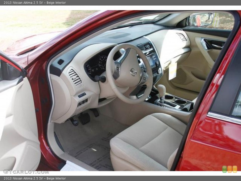 Beige Interior Photo for the 2013 Nissan Altima 2.5 SV #76610962