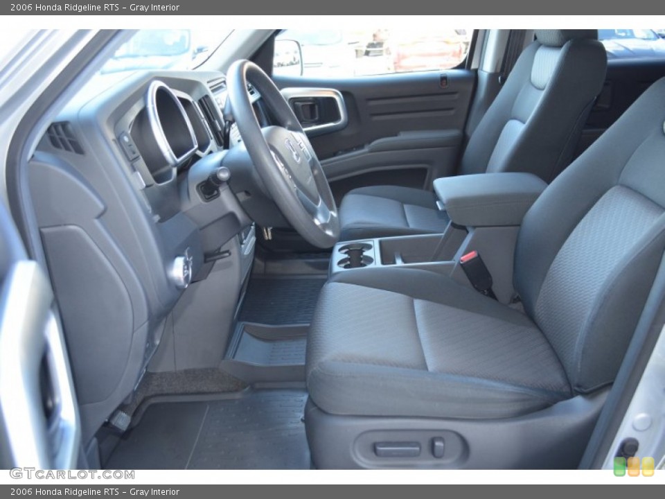Gray Interior Photo for the 2006 Honda Ridgeline RTS #76630867