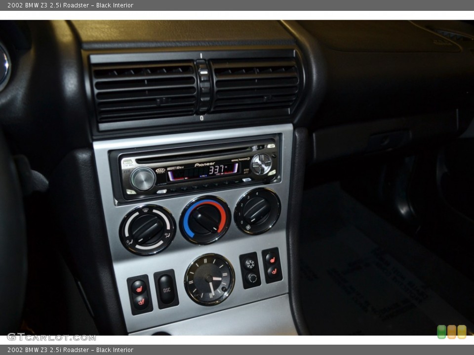 Black Interior Controls for the 2002 BMW Z3 2.5i Roadster #76636605