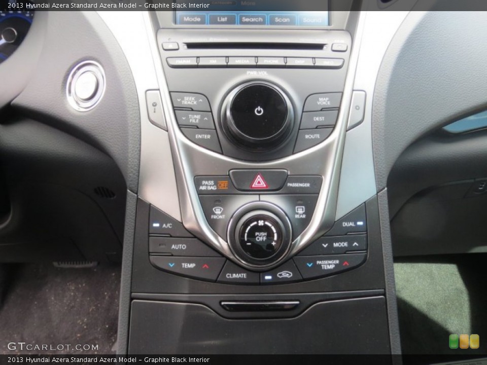 Graphite Black Interior Controls for the 2013 Hyundai Azera  #76656976