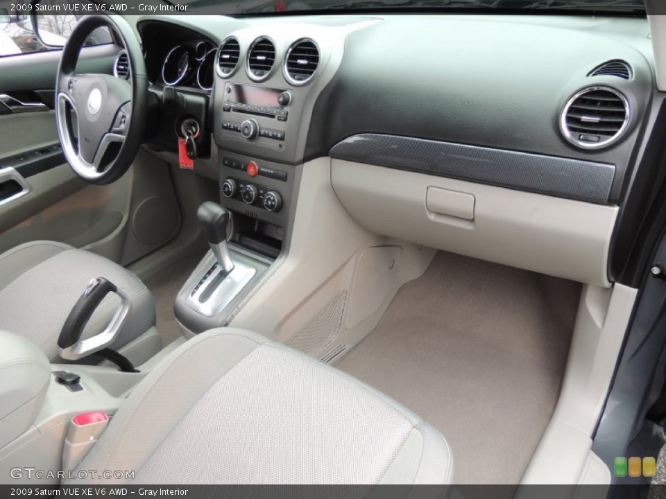 Gray Interior Photo for the 2009 Saturn VUE XE V6 AWD #76665090