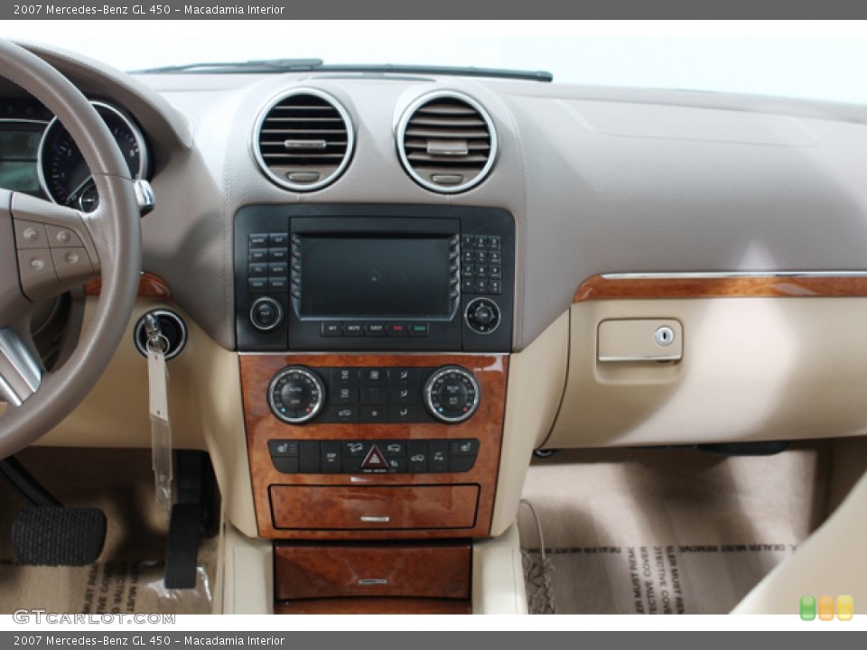 Macadamia Interior Dashboard for the 2007 Mercedes-Benz GL 450 #76667391