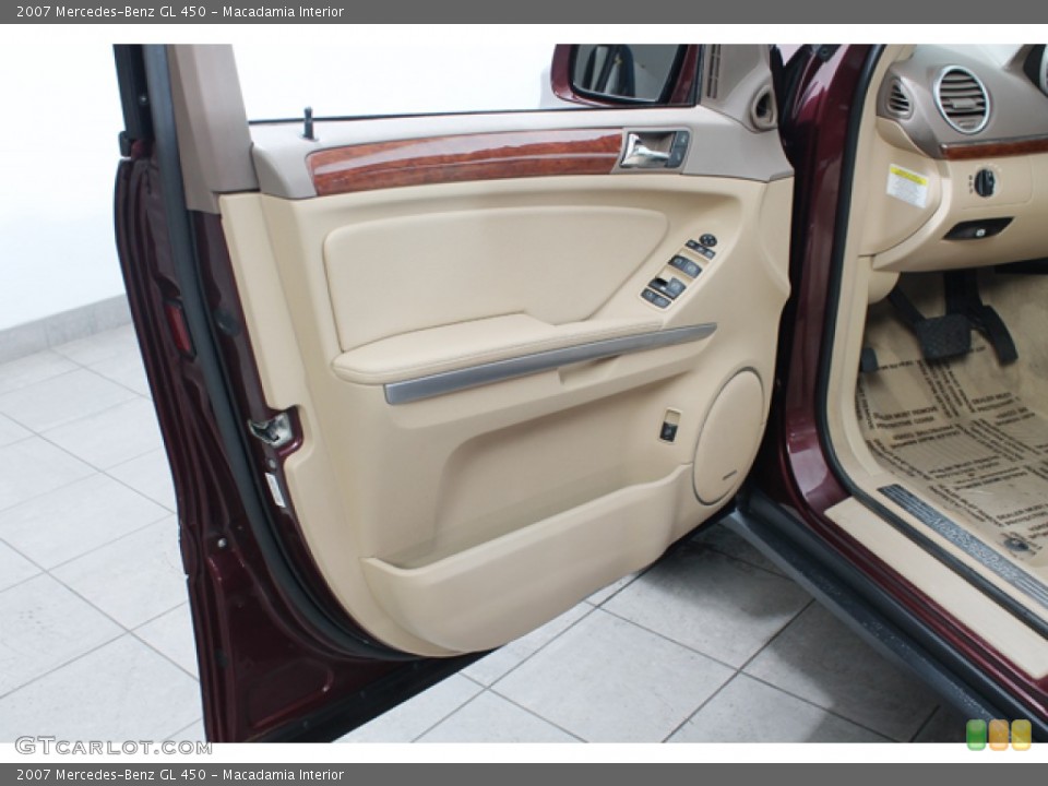 Macadamia Interior Door Panel for the 2007 Mercedes-Benz GL 450 #76667583