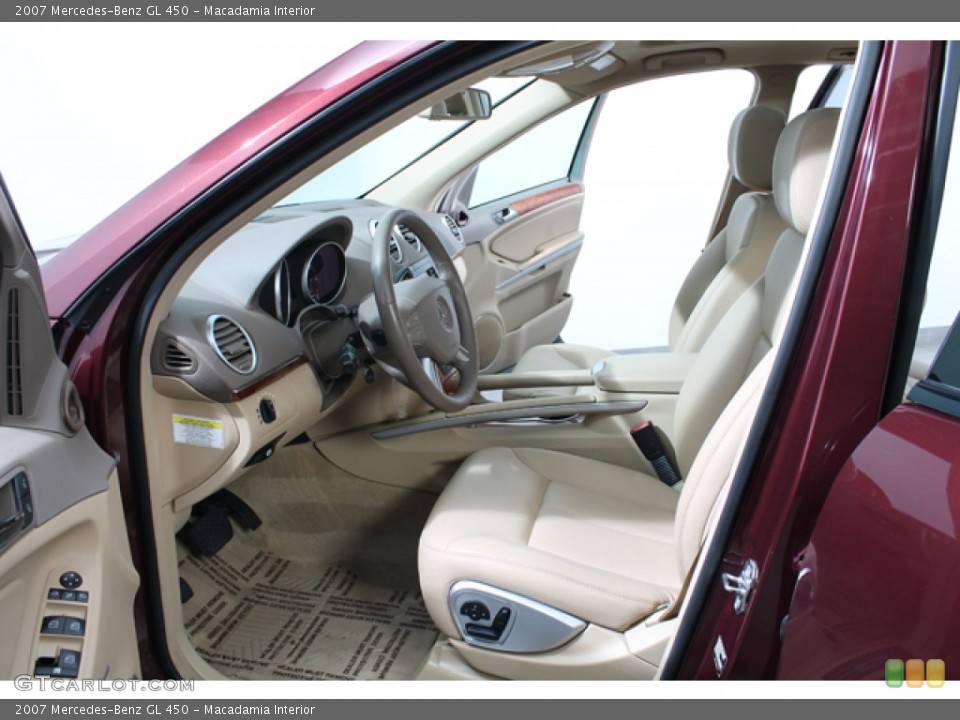 Macadamia Interior Photo for the 2007 Mercedes-Benz GL 450 #76667631