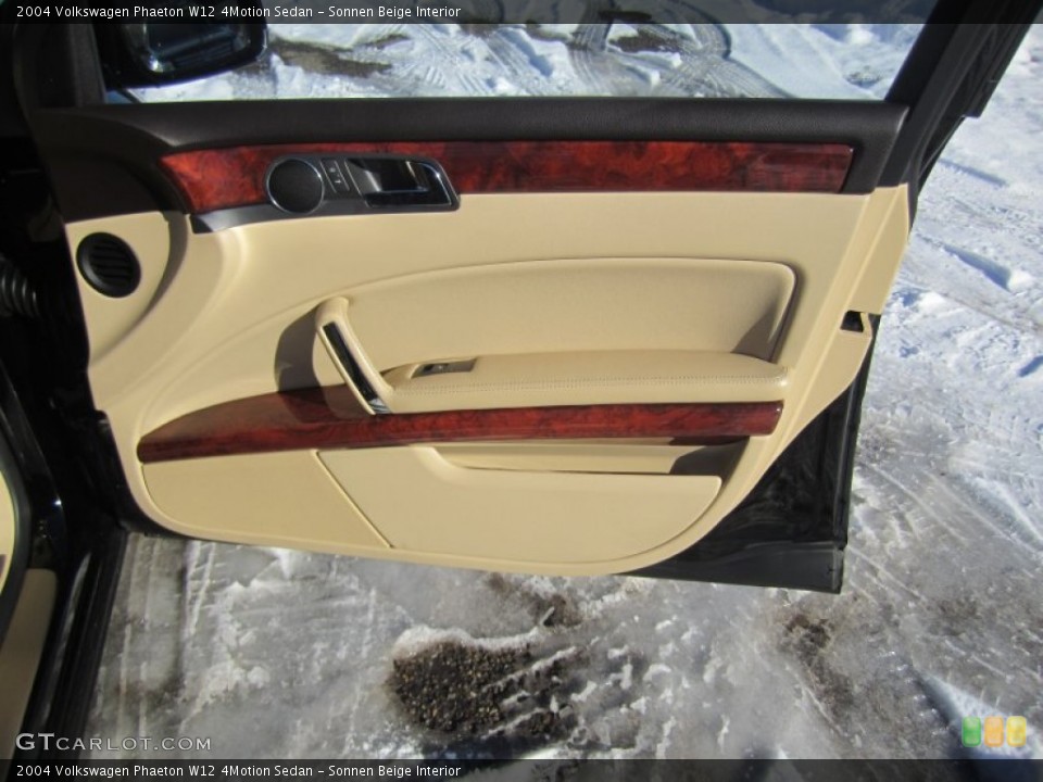 Sonnen Beige Interior Door Panel for the 2004 Volkswagen Phaeton W12 4Motion Sedan #76672108