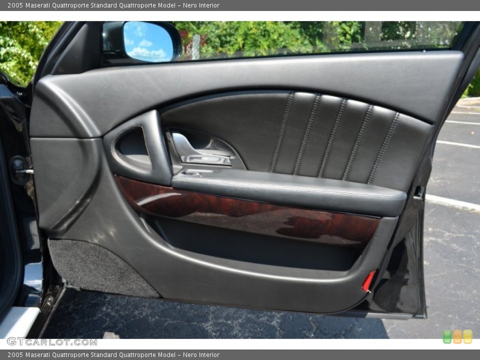 Nero Interior Door Panel for the 2005 Maserati Quattroporte  #76686201