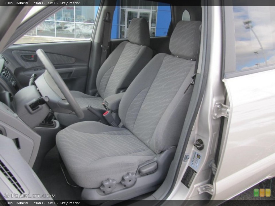Gray Interior Photo for the 2005 Hyundai Tucson GL 4WD #76692252