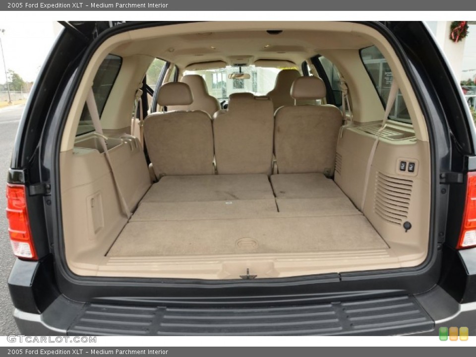 Medium Parchment Interior Trunk for the 2005 Ford Expedition XLT #76698772
