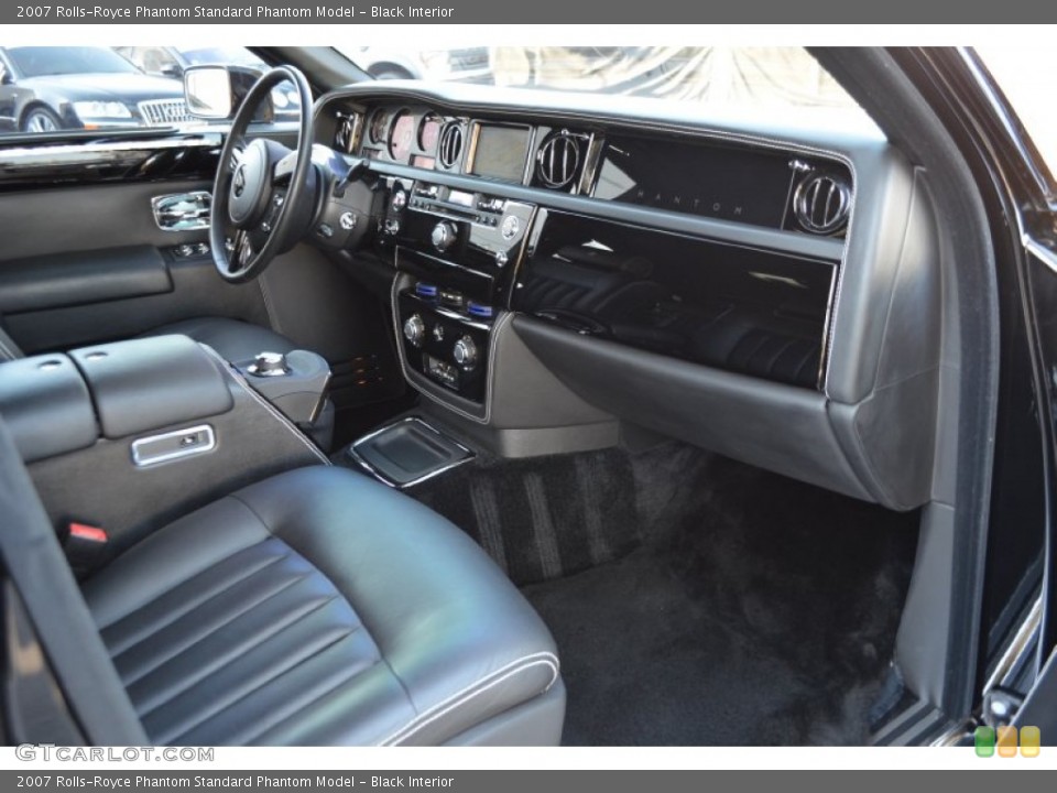 Black Interior Photo for the 2007 Rolls-Royce Phantom  #76700234