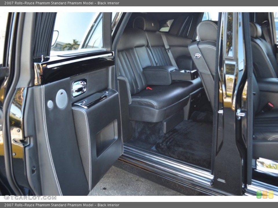 Black Interior Photo for the 2007 Rolls-Royce Phantom  #76700809