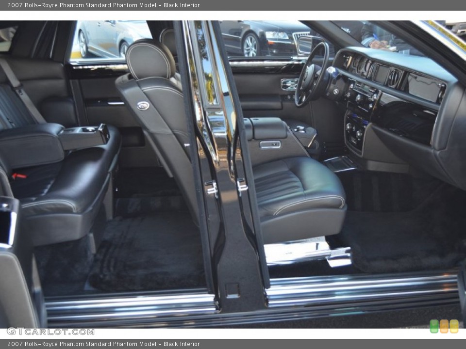 Black Interior Photo for the 2007 Rolls-Royce Phantom  #76700872