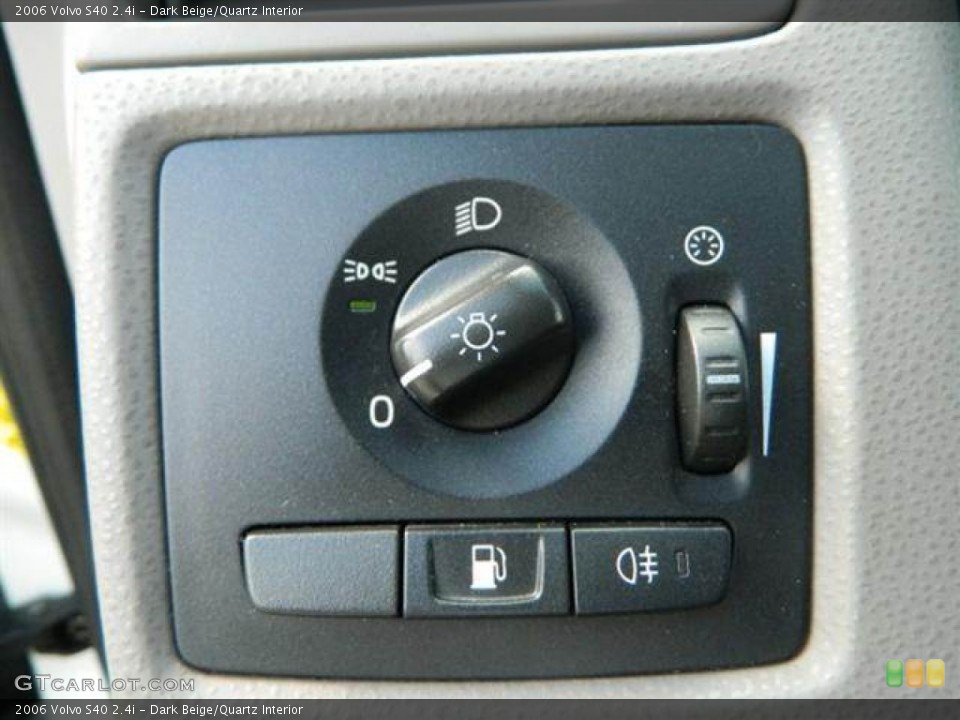 Dark Beige/Quartz Interior Controls for the 2006 Volvo S40 2.4i #76741132