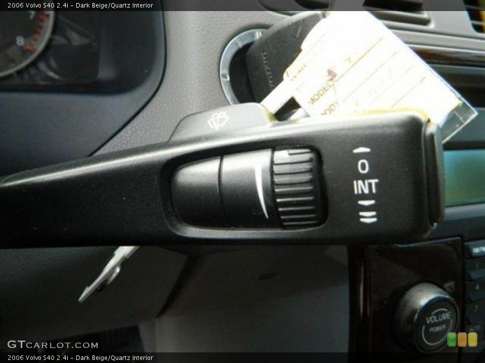 Dark Beige/Quartz Interior Controls for the 2006 Volvo S40 2.4i #76741172