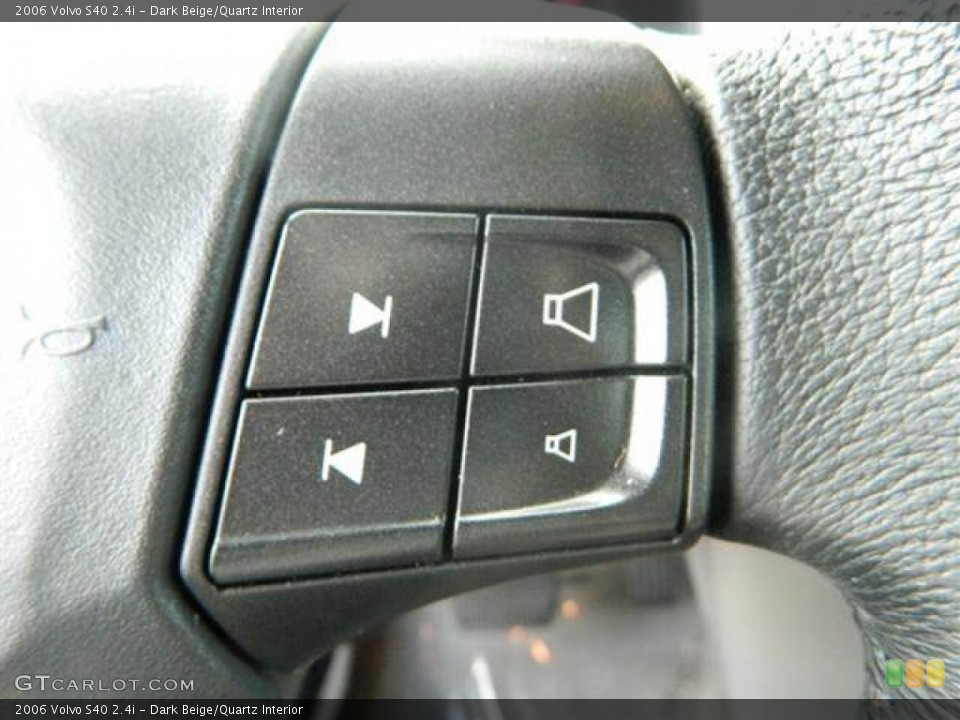 Dark Beige/Quartz Interior Controls for the 2006 Volvo S40 2.4i #76741208