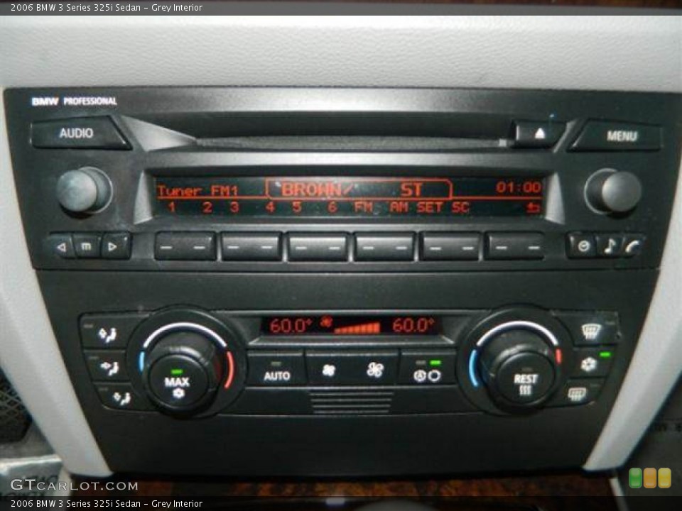 Grey Interior Controls for the 2006 BMW 3 Series 325i Sedan #76762385