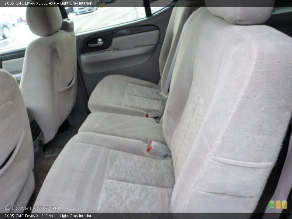 Light Gray Interior Rear Seat for the 2005 GMC Envoy XL SLE 4x4 #76779521