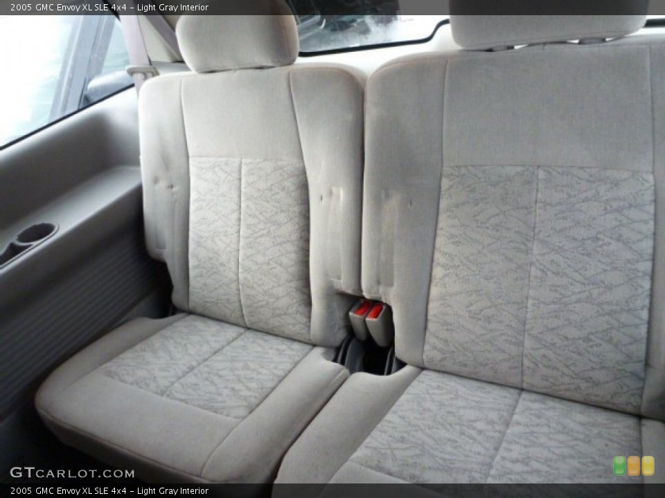 Light Gray Interior Rear Seat for the 2005 GMC Envoy XL SLE 4x4 #76779539